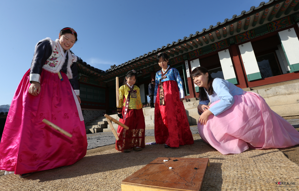 When Is Seollal in 2026? Here are 5 Ways to Celebrate Korean Lunar New Year this 2026